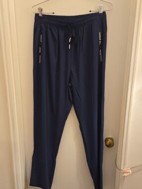 New Spory Men's Navy Performance Joggers with Zip Pockets NWOT